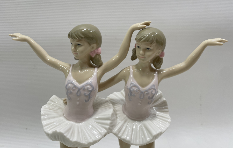 AVRUPA YAPIMI PORSELEN BALERİN FİGÜRÜ