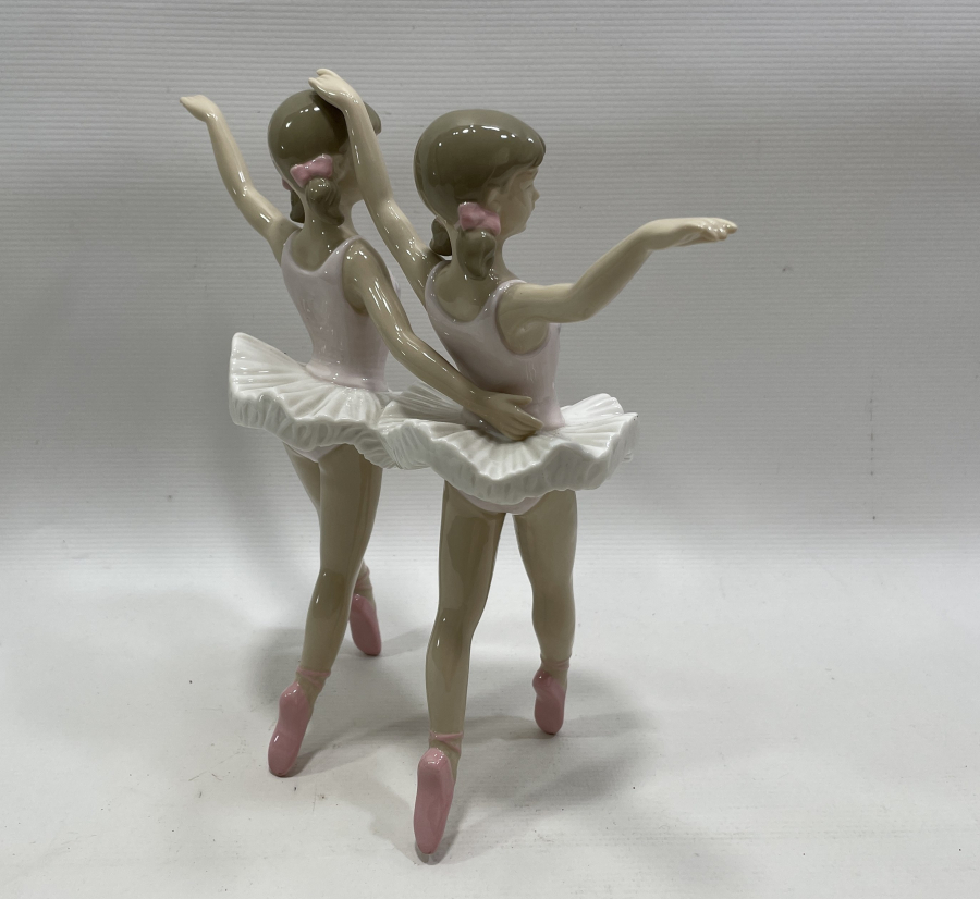 AVRUPA YAPIMI PORSELEN BALERİN FİGÜRÜ