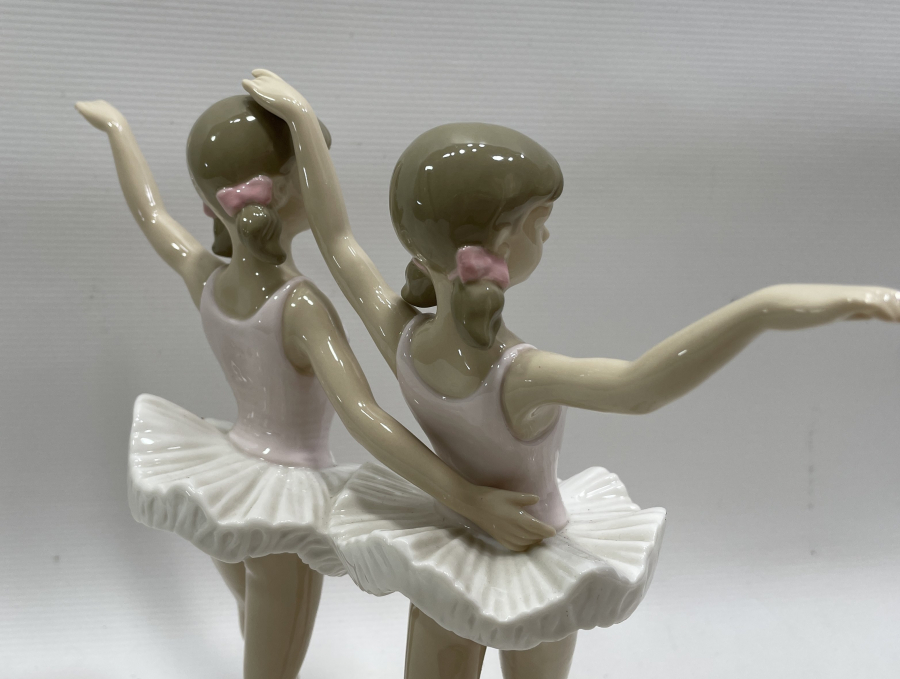 AVRUPA YAPIMI PORSELEN BALERİN FİGÜRÜ