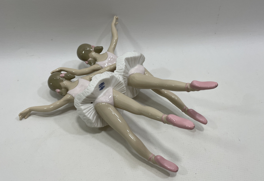 AVRUPA YAPIMI PORSELEN BALERİN FİGÜRÜ