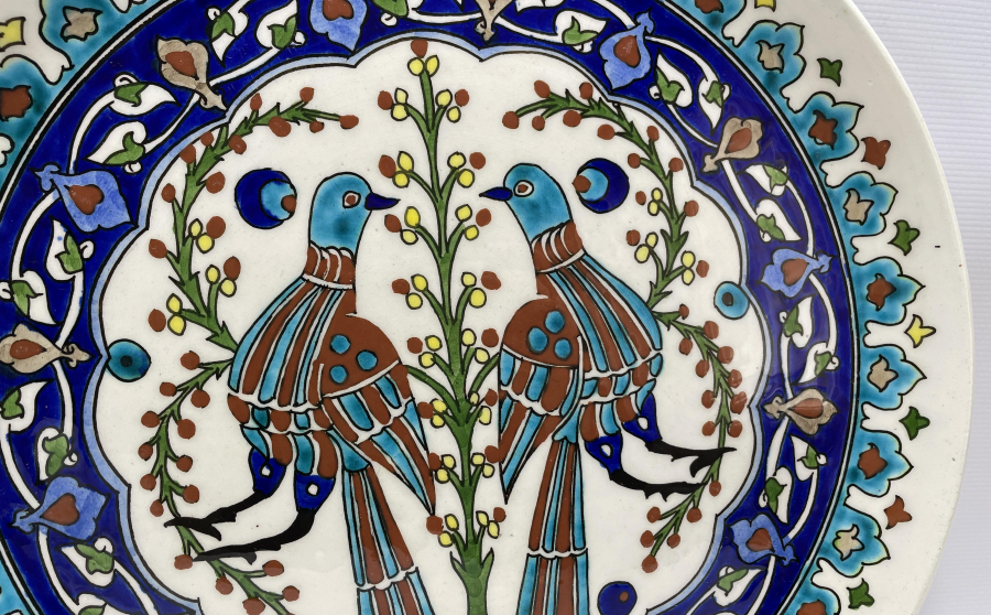 ÇİFTE KUMRULAR TESVİRLİ EL BOYAMA ÖZEL YAPIM KÜTAHYA İŞİ DUVAR TABAĞI