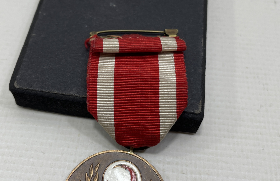 CUMHURİYET BAŞLARI ÇOK NADİR MİNELİ KIZILAY MADALYASI