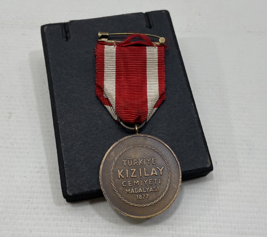 CUMHURİYET BAŞLARI ÇOK NADİR MİNELİ KIZILAY MADALYASI