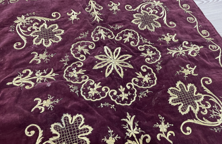 OSMANLI DÖNEMİ ÇİL KONDİSYONDA SIRMA İŞÇİLİKLİ GELİN BOHÇASI