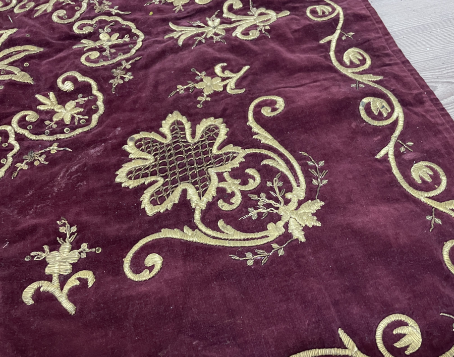 OSMANLI DÖNEMİ ÇİL KONDİSYONDA SIRMA İŞÇİLİKLİ GELİN BOHÇASI