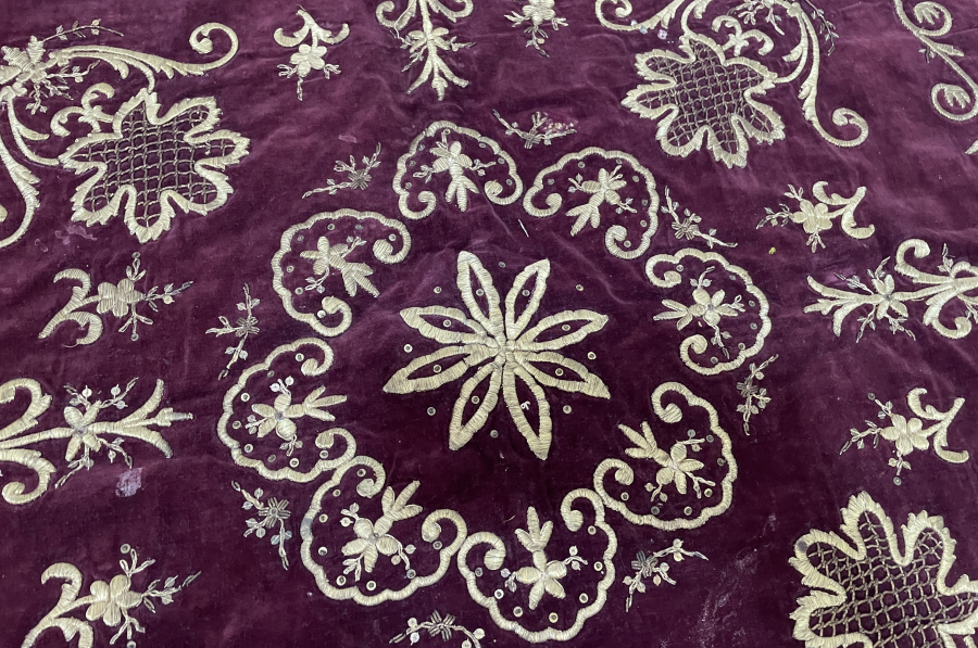 OSMANLI DÖNEMİ ÇİL KONDİSYONDA SIRMA İŞÇİLİKLİ GELİN BOHÇASI