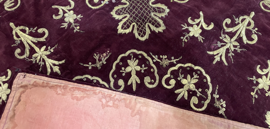 OSMANLI DÖNEMİ ÇİL KONDİSYONDA SIRMA İŞÇİLİKLİ GELİN BOHÇASI