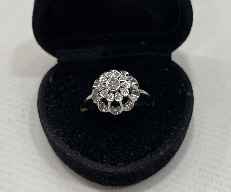 ÖZEL YAPIM PAPATYA MODEL PIRLANTA TAŞLI YÜZÜK