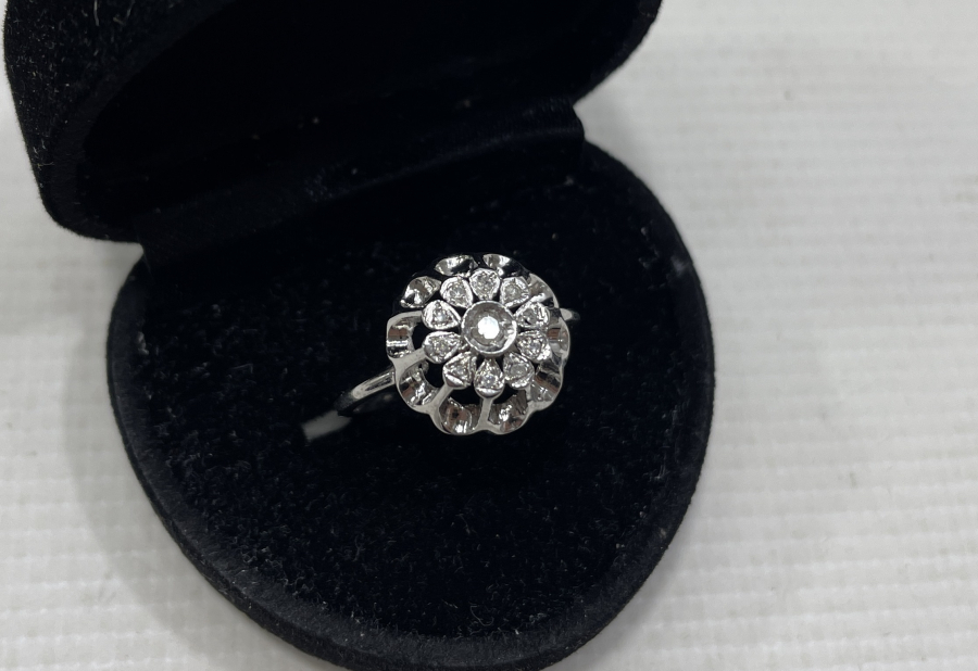 ÖZEL YAPIM PAPATYA MODEL PIRLANTA TAŞLI YÜZÜK