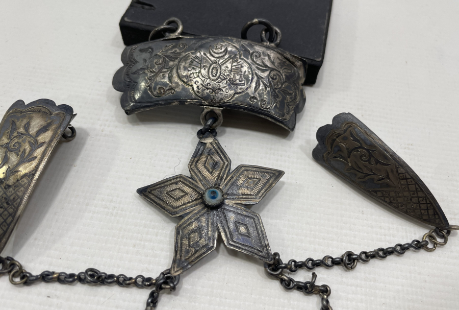 ÜZERİNDE OSMANLI DEVLET ARMASI BULUNAN OSMANLI DÖNEMİ GÜMÜŞ EV SÜSÜ