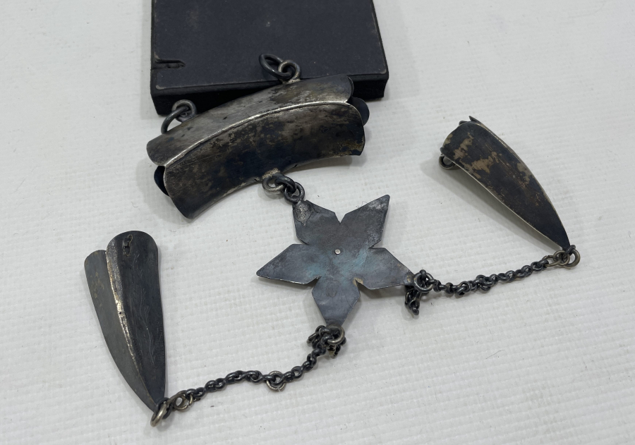 ÜZERİNDE OSMANLI DEVLET ARMASI BULUNAN OSMANLI DÖNEMİ GÜMÜŞ EV SÜSÜ