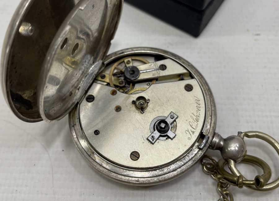 1850-1870 YILLARI ARASI ANAHTAR KURMALI RENKLİ KADRAN GÜMÜŞ CEP SAATİ