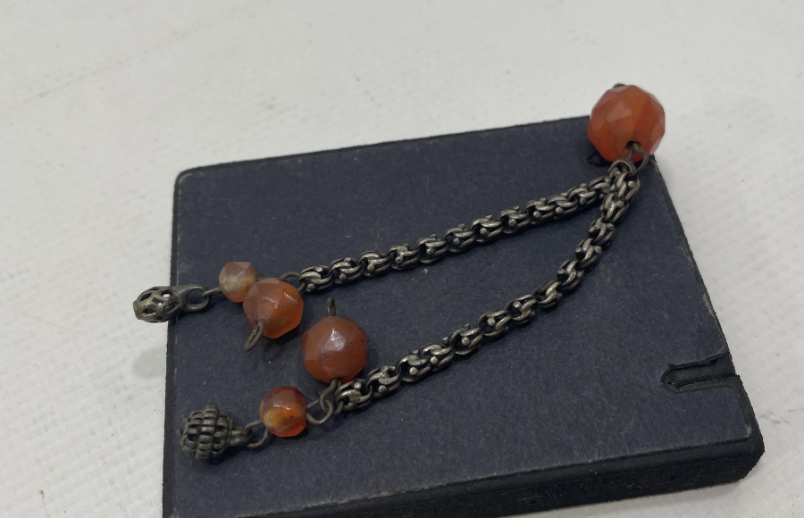 OSMANLI DÖNEMİ FASETALI AKİK VE ARNAVUT ZİNCİRLİ GÜMÜŞ TESPİH PÜSKÜLÜ