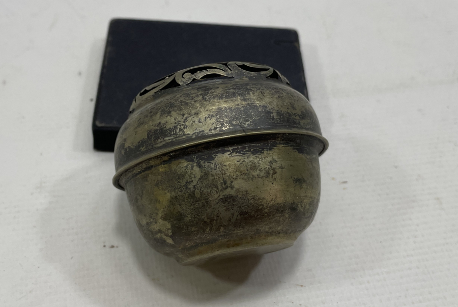 TESTERE İŞÇİLİKLİ GÜMÜŞ HOKKA