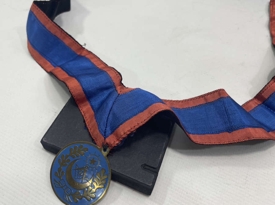 ÜSTAD-I AZAM NADİR MASON MADALYASI