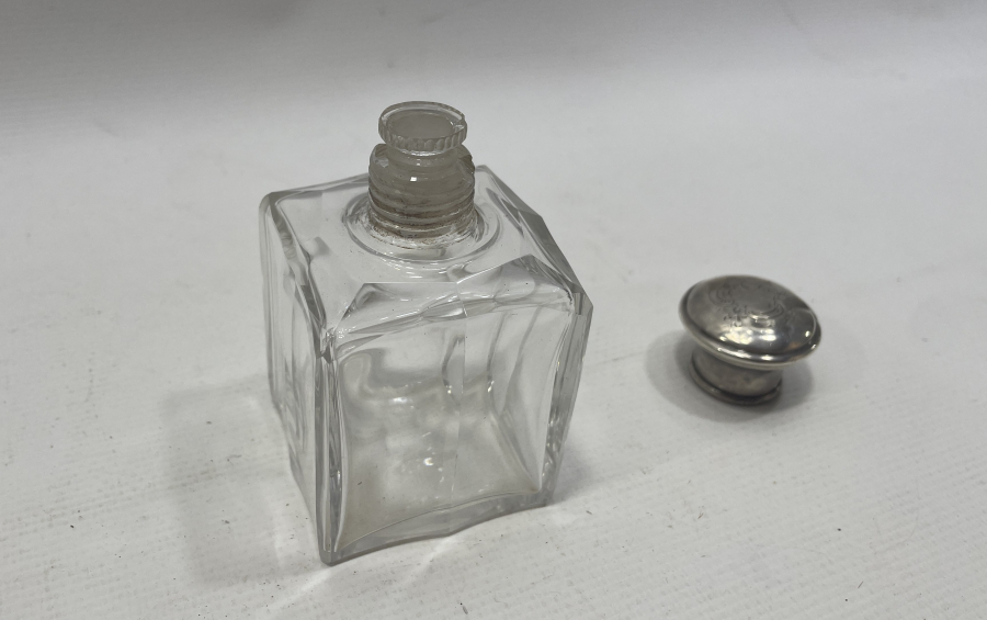 GÜMÜŞ KAPAKLI ANTİKA HOKKA