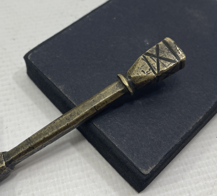 OSMANLI DÖNEMİ TEBER FORMUNDA ÇOK NADİR SAAT ANAHTARI