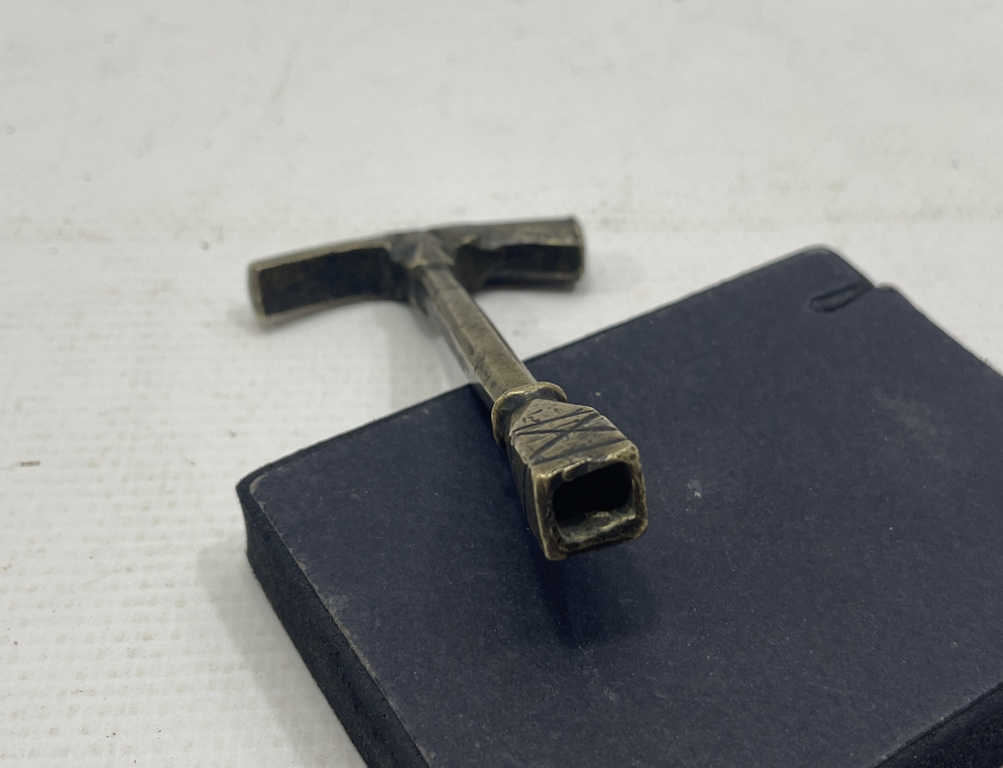 OSMANLI DÖNEMİ TEBER FORMUNDA ÇOK NADİR SAAT ANAHTARI