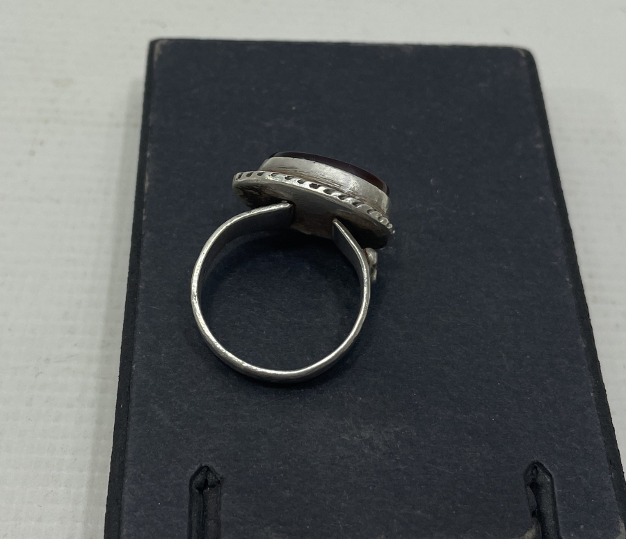 ÜZERİNDE YA HASAN YAZILI ÖZEL YAPIM AKİK TAŞLI GÜMÜŞ YÜZÜK