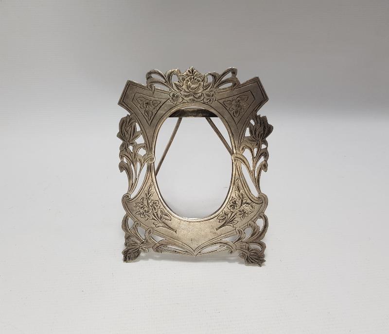 1943 TARİHLİ KALEM İŞÇİLİKLİ GÜMÜŞ RESİMLİK