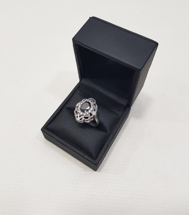 SİYAH TAŞLI GÜMÜŞ BAYAN YÜZÜK 