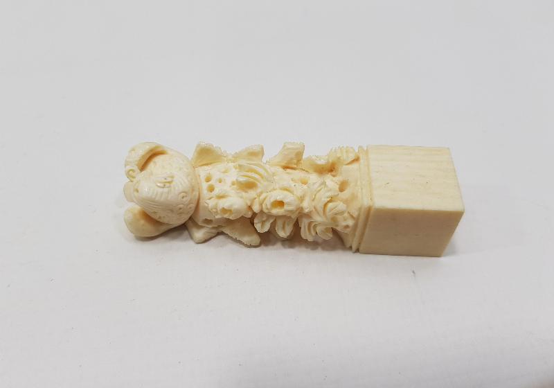 ANTİKA FİL DİŞİ MASA ÜSTÜ OBJESİ 