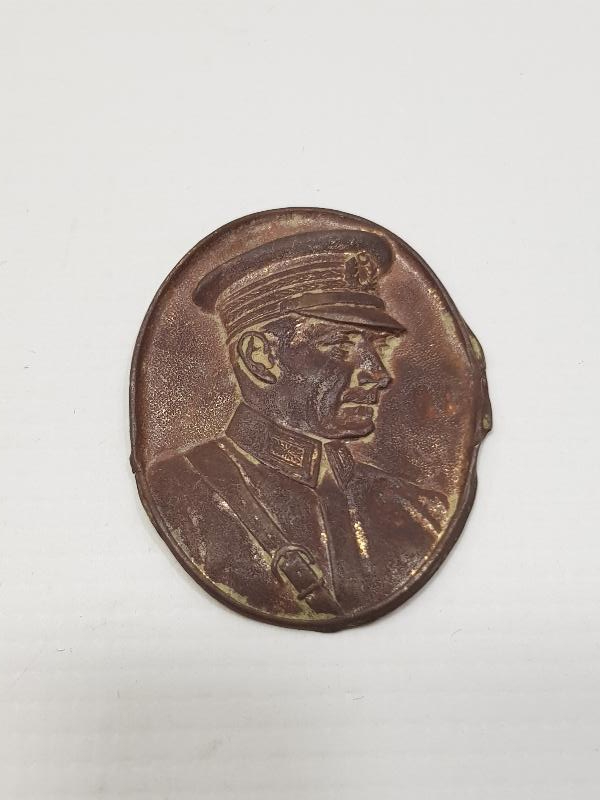 GAZİ MUSTAFA KEMAL ATATÜRK'E MAREŞAL ÜNVANI VERİLMESİ HATIRASINA BASILMIŞ RÖLYEF MADALYON