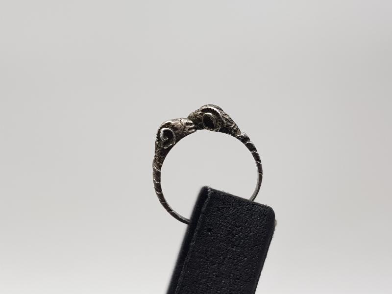 KOÇ FORMLU GÜMÜŞ YÜZÜK 