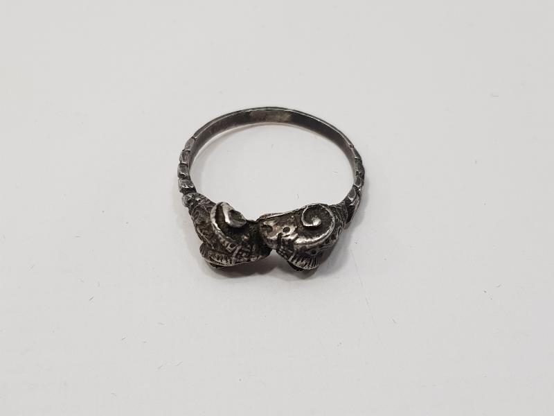 KOÇ FORMLU GÜMÜŞ YÜZÜK 