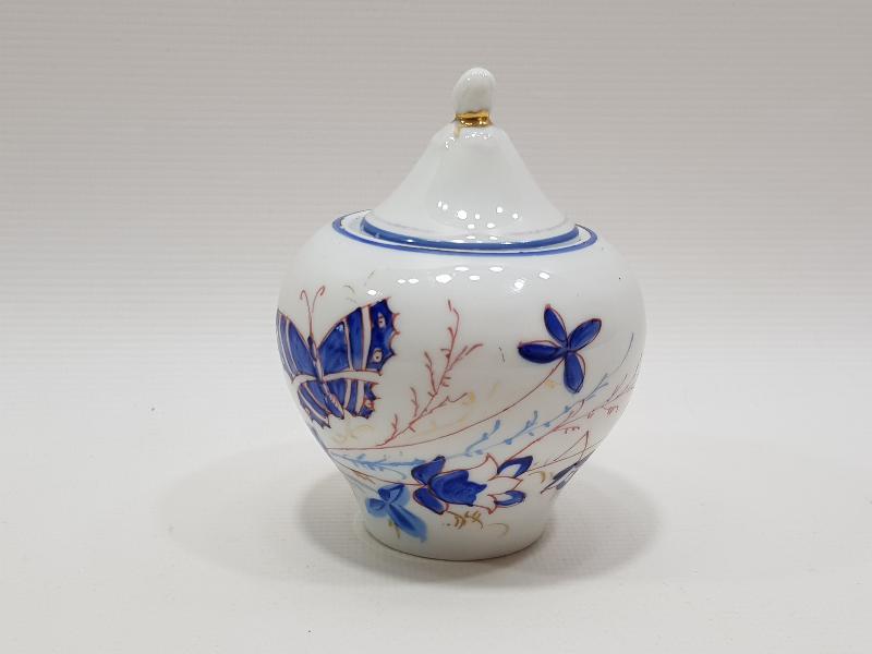 OSMANLI DÖNEMİ NADİR FORMDA PORSELEN HOKKA