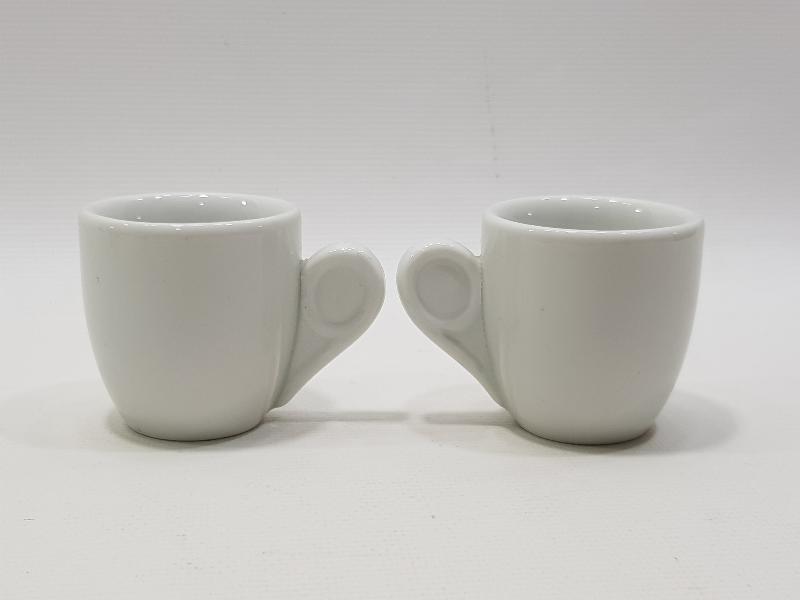 ESKİ YUNAN YAPIMI BİR ÇİFT KAHVE FİNCANI