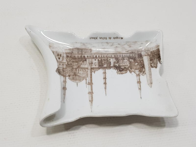 OSMANLI DÖNEMİ SULTANAHMET CAMİİ TEMALI PORSELEN KÜL TABLASI 