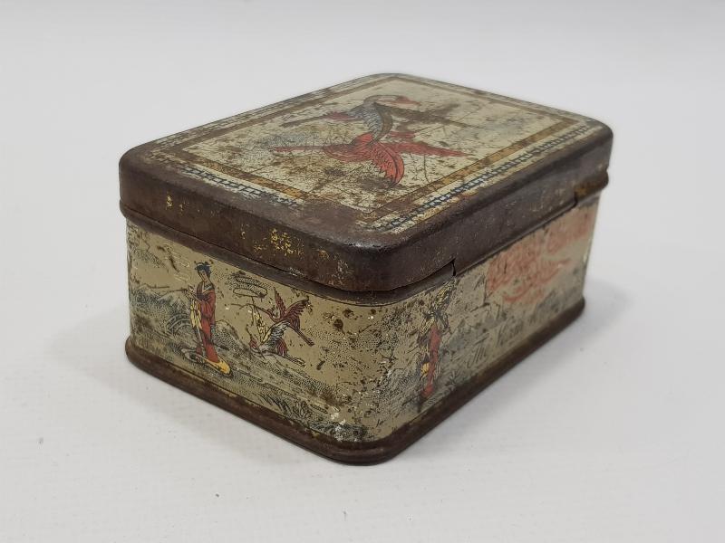 OSMANLICA YAZILI ALBAYRAK ÇAY KUTUSU