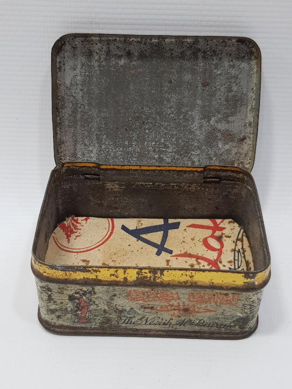 OSMANLICA YAZILI ALBAYRAK ÇAY KUTUSU