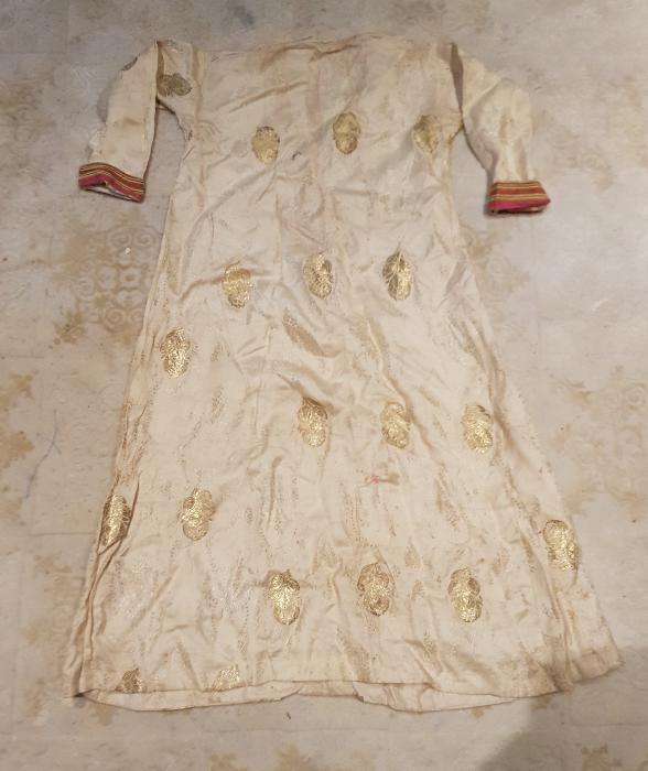 OSMANLI DÖNEMİ ALTIN SIRMA İŞLEMELİ İPEK ELMASİYE ELBİSE