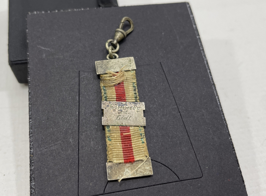 1900 BAŞLARI GÜMÜŞ VE İPEK CEP SAATİ SALLAMASI