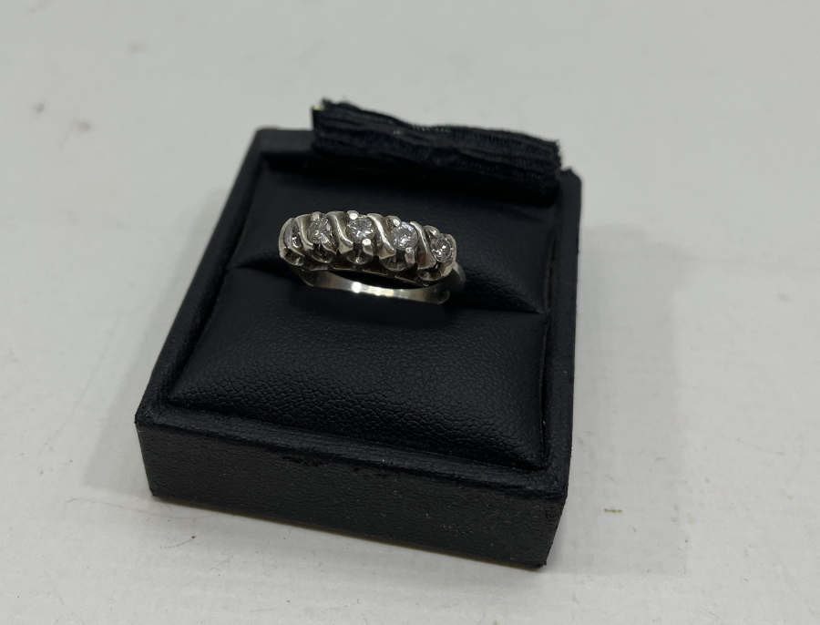 5 TAŞ ANTİKA PIRLANTA YÜZÜK