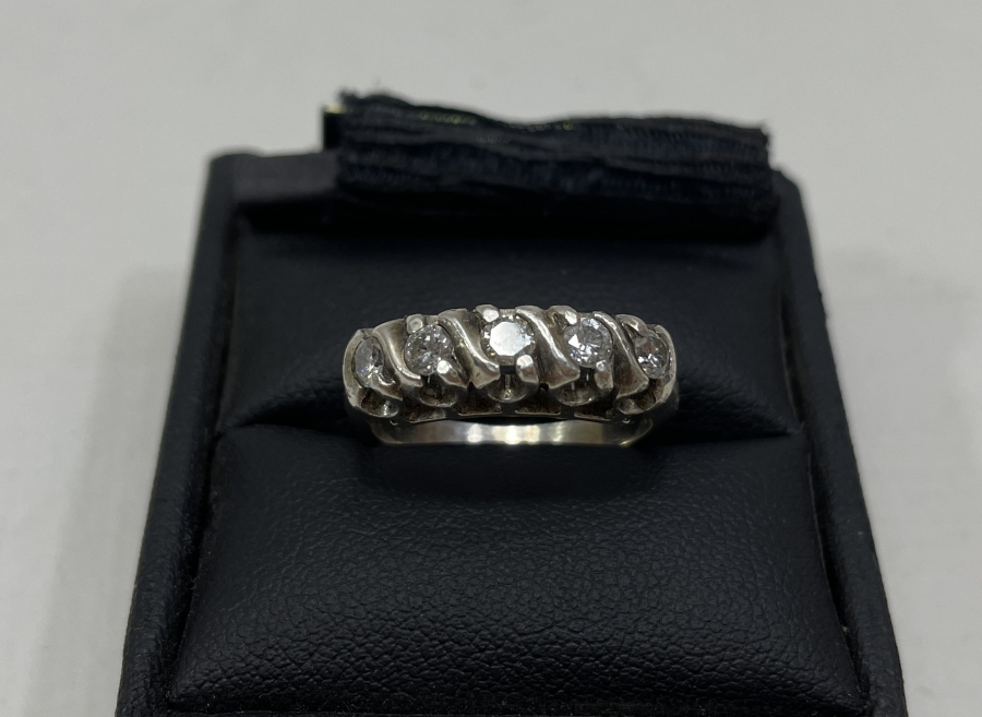 5 TAŞ ANTİKA PIRLANTA YÜZÜK