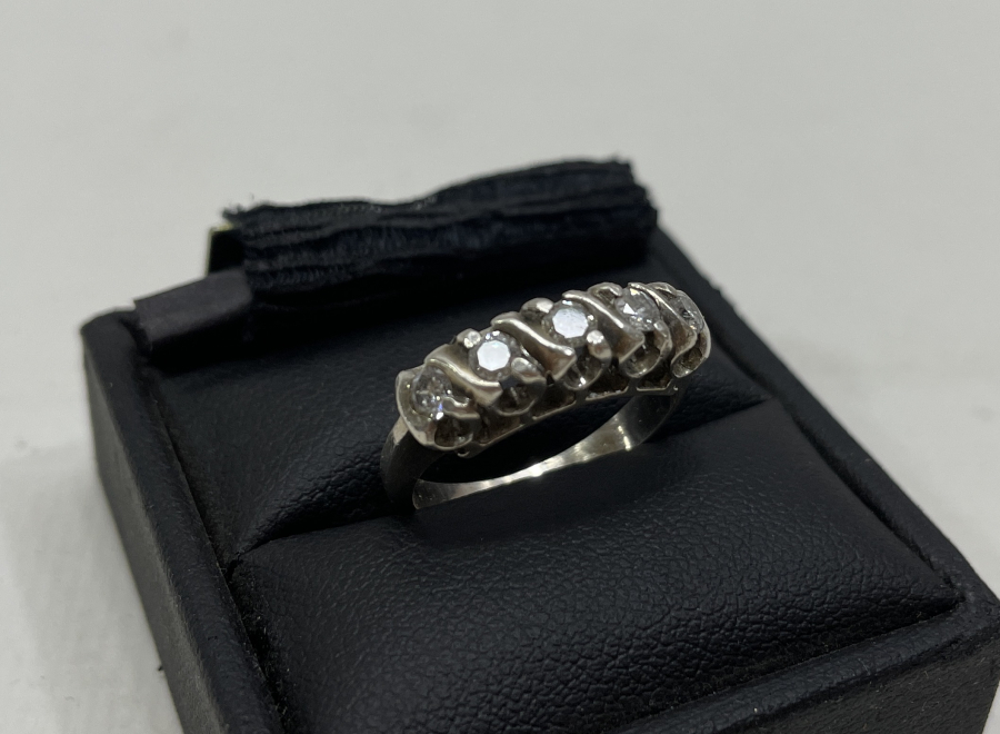 5 TAŞ ANTİKA PIRLANTA YÜZÜK