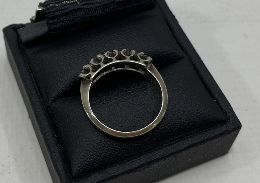 5 TAŞ ANTİKA PIRLANTA YÜZÜK