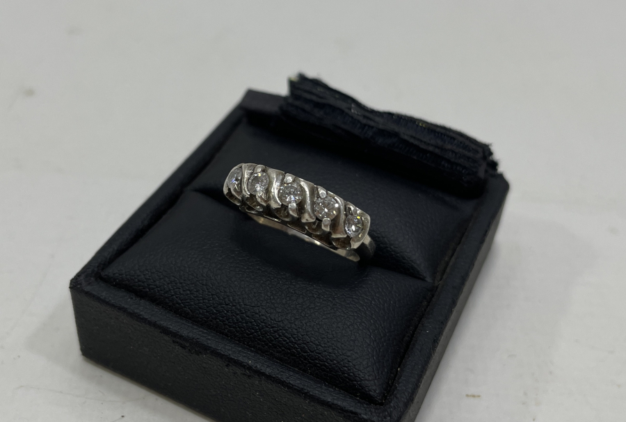 5 TAŞ ANTİKA PIRLANTA YÜZÜK