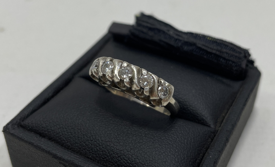 5 TAŞ ANTİKA PIRLANTA YÜZÜK