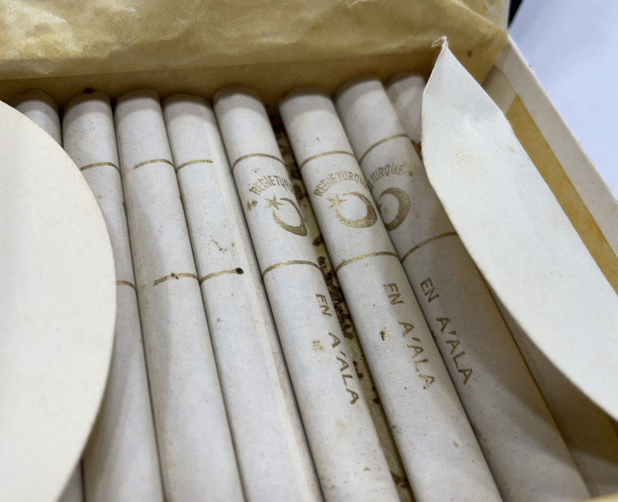 CUMHURİYET BAŞLARI KUTUSUNDA DOLU NADİR SİGARA PAKETİ