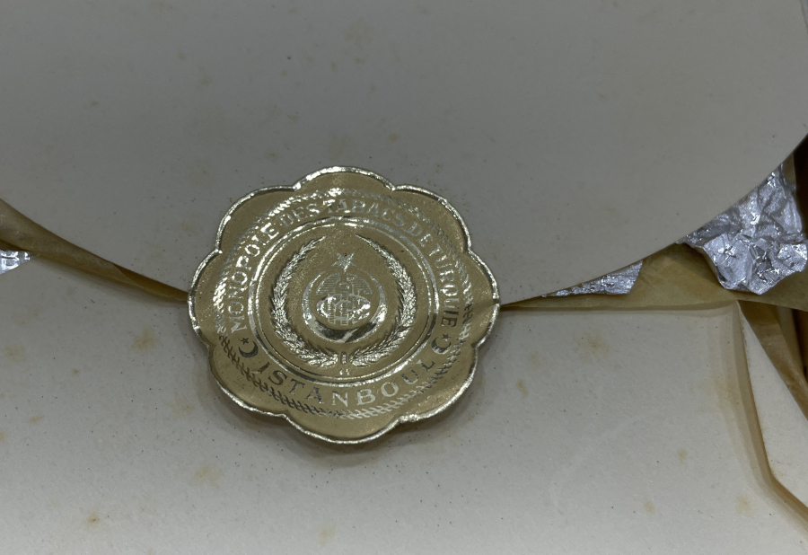 CUMHURİYET BAŞLARI KUTUSUNDA DOLU NADİR SİGARA PAKETİ