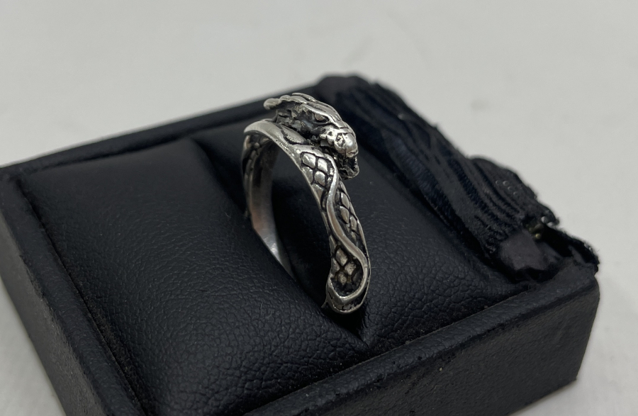 EJDERHA FORMUNDA ANTİKA GÜMÜŞ YÜZÜK