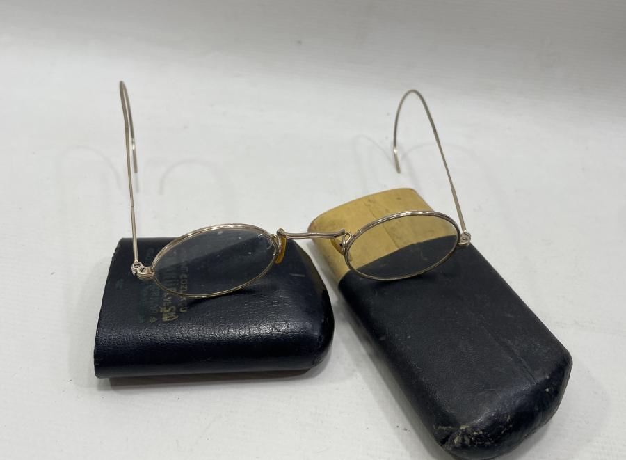 ORJİNAL KABINDA ALTIN KAPLAMA ANTİKA GÖZLÜK