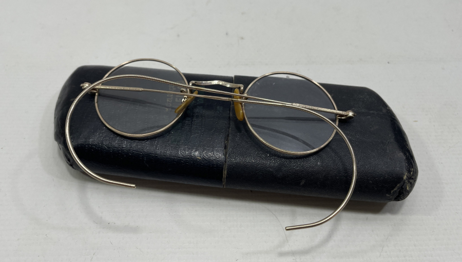 ORJİNAL KABINDA ALTIN KAPLAMA ANTİKA GÖZLÜK