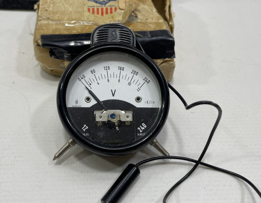 ORJİNAL KUTUSUNDA MARSHALL YARDIMI İLE GÖNDERİLMİŞ VOLTMETRE