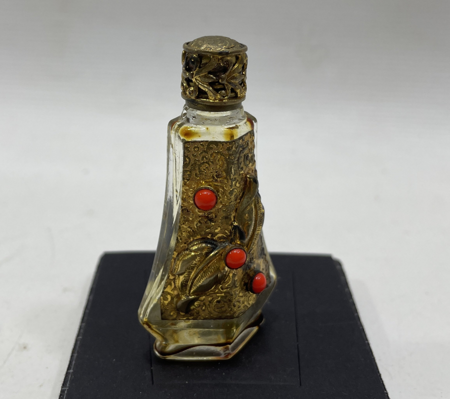 OSMANLI DÖNEMİ ALTIN VERMEYLİ VE MERCAN TAŞLI PARFÜM ŞİŞESİ