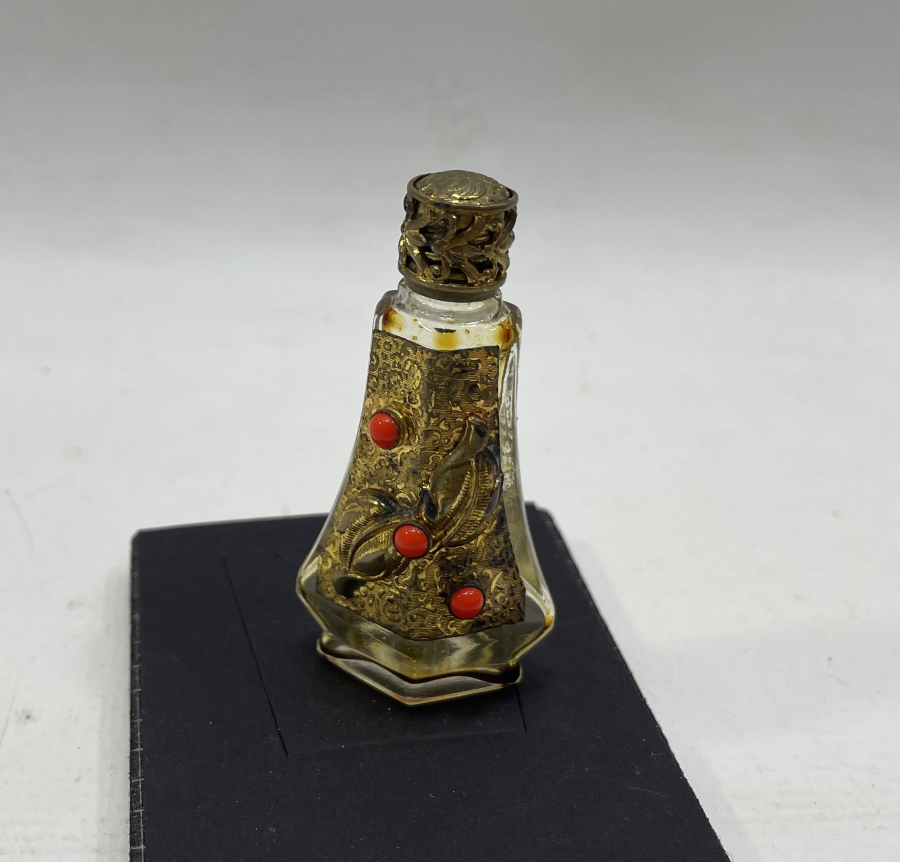 OSMANLI DÖNEMİ ALTIN VERMEYLİ VE MERCAN TAŞLI PARFÜM ŞİŞESİ